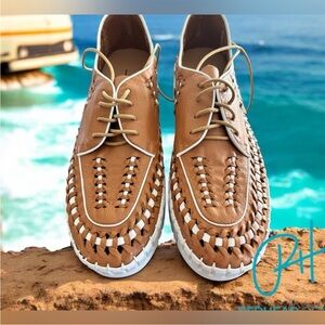 BRODIES Sneaker Tan White
Item #BRODIES TANWHTLEA
$175.00 NWBox and NWT size 40